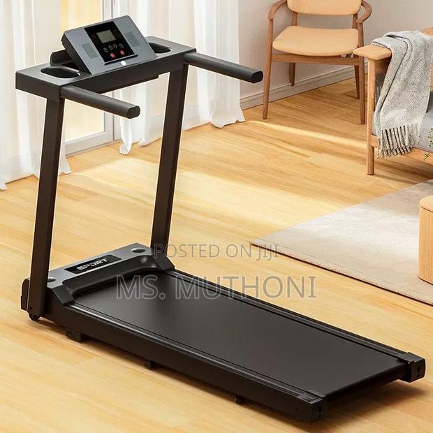 Treadmill With Bluetooth Connectivity, Manual Incline Option