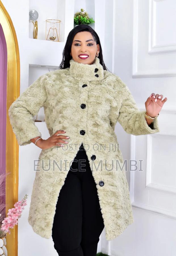 Cover Yourself During This Weather With Warm And Classy Trenchcoat..❤