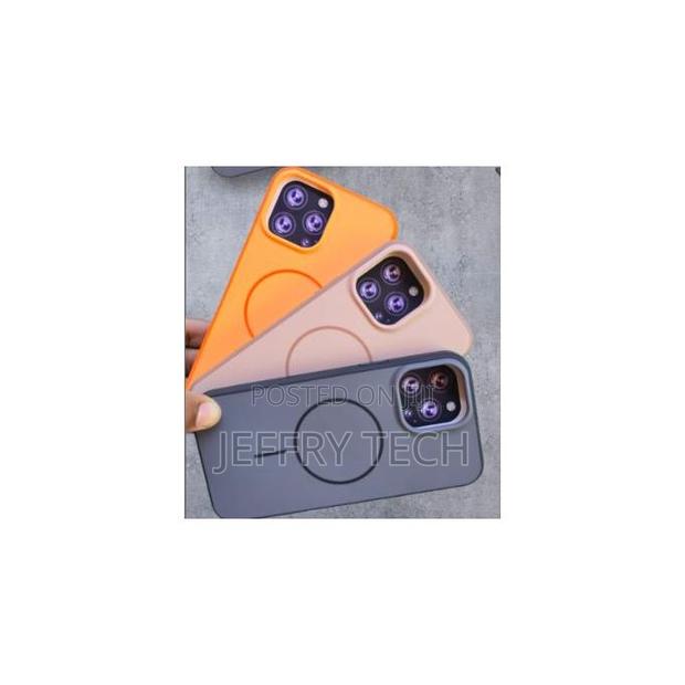 Minimalist Matte Finish Magsafe Case for Apple iPhone 13 Pro Max - thumbnail 3