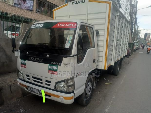 Isuzu NKR 2018 Model - main view