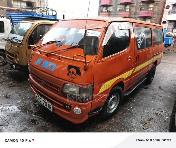 Toyota HiAce 2002 Orange