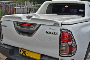 Toyota Hilux 2017 White