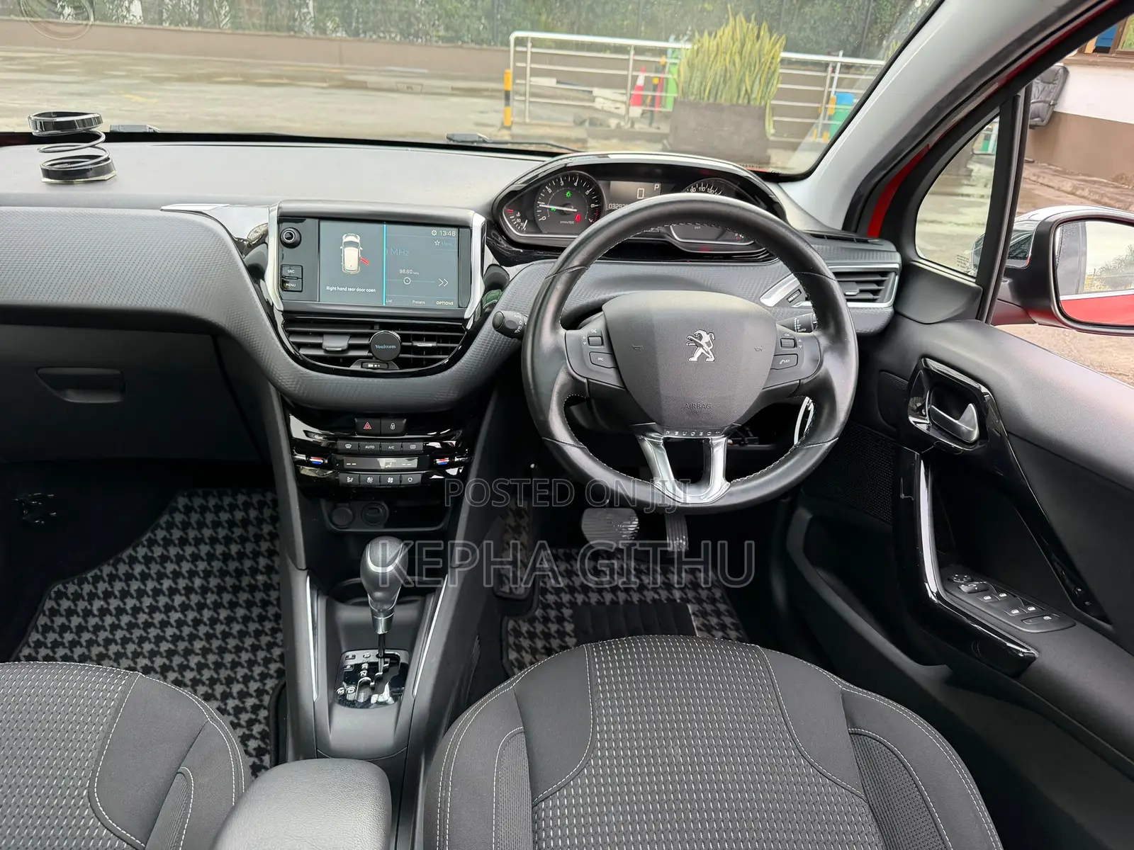 Peugeot 208 2019 Orange