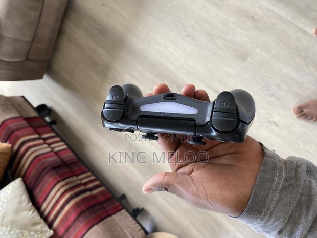 Playstation 4 Controller - thumbnail 3