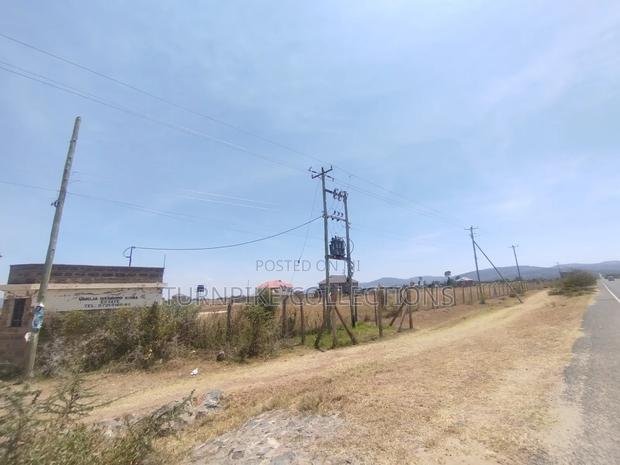 50 by 100 Plot in Koma Hills, 1.2m Touching Tarmac, Ready Title - thumbnail 2