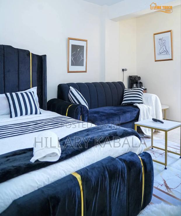 Luxurious Studio Airbnb - thumbnail 5