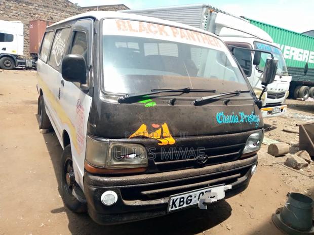 Toyota HiAce 2010 White