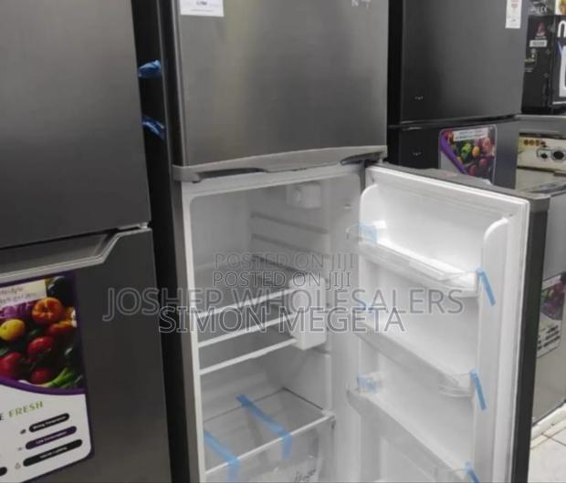 Colour Grey New Arrivals Roch 247l Fridge