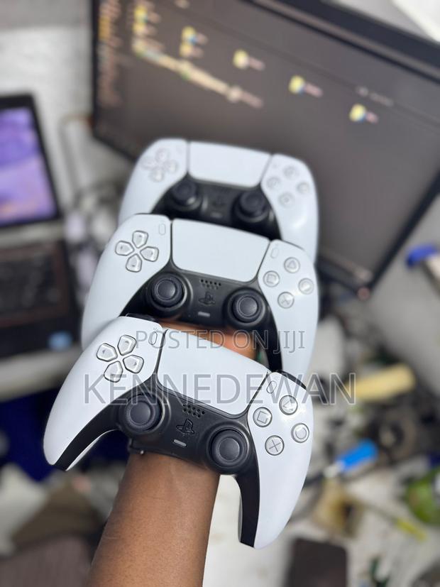 Ps5 Controllers Used Clean - main view