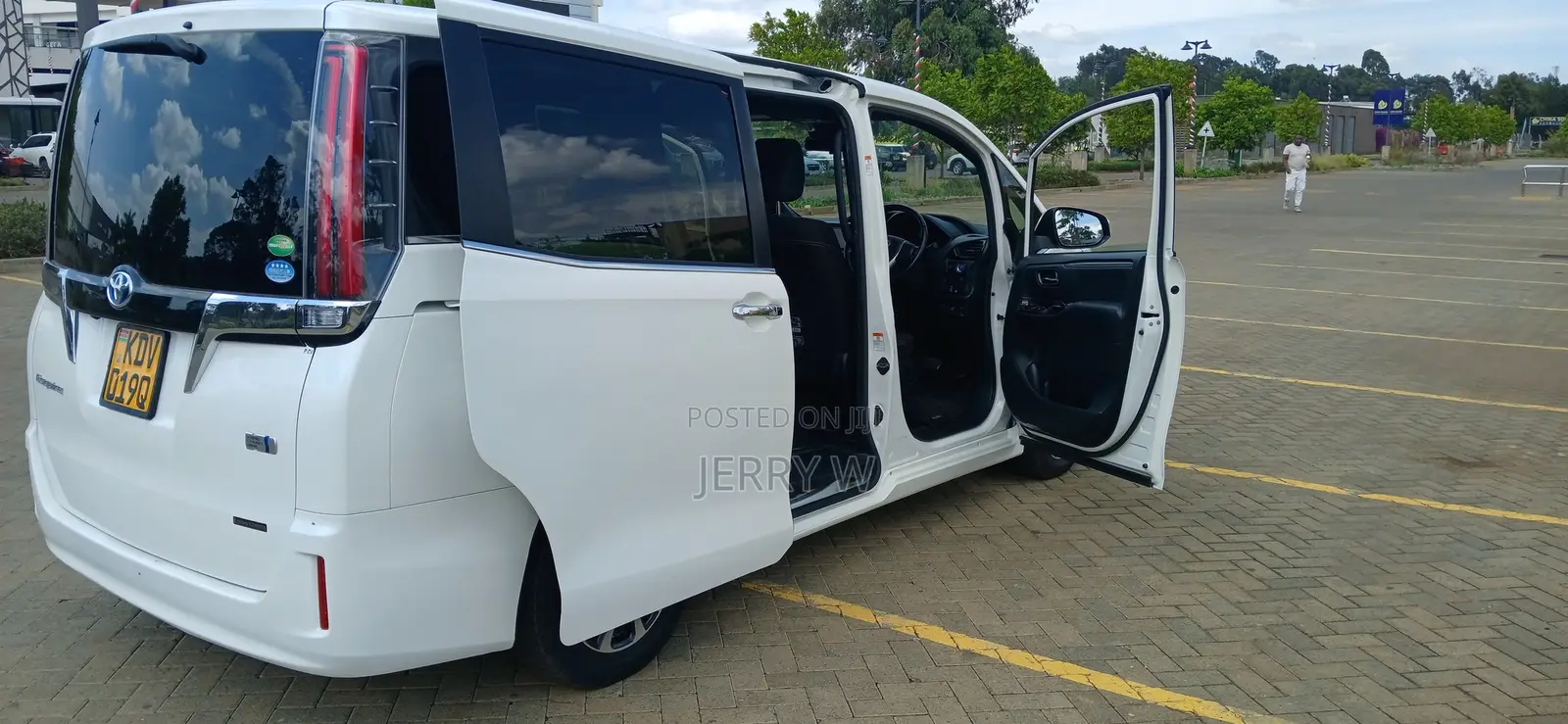 Toyota Noah Car Hire With Driver