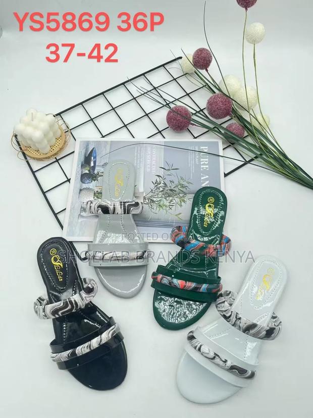 Sandals at Wholesale - thumbnail 5