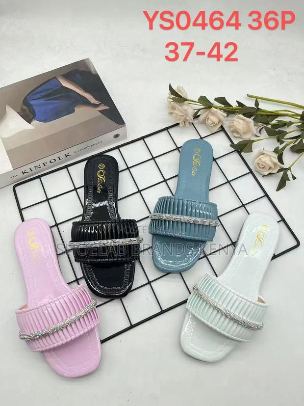 Sandals at Wholesale - thumbnail 6