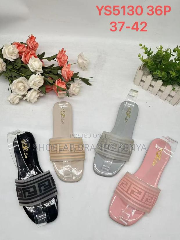 Sandals at Wholesale - thumbnail 7