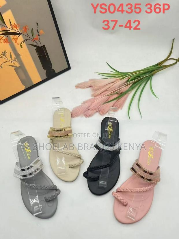 Sandals at Wholesale - thumbnail 10