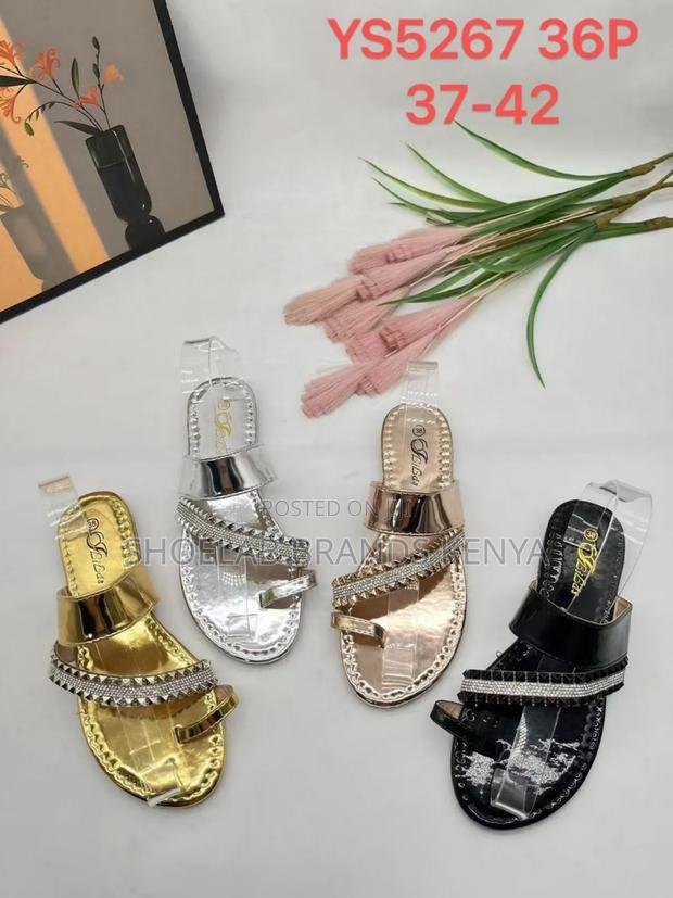 Sandals at Wholesale - thumbnail 11