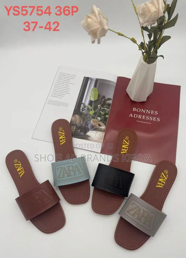 Sandals at Wholesale - thumbnail 16