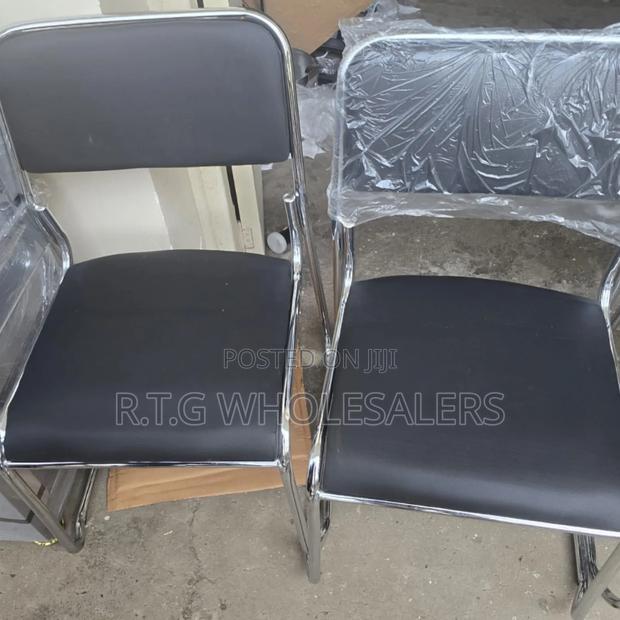 Premium Executive Waiting Chair in Leather for Office Reception