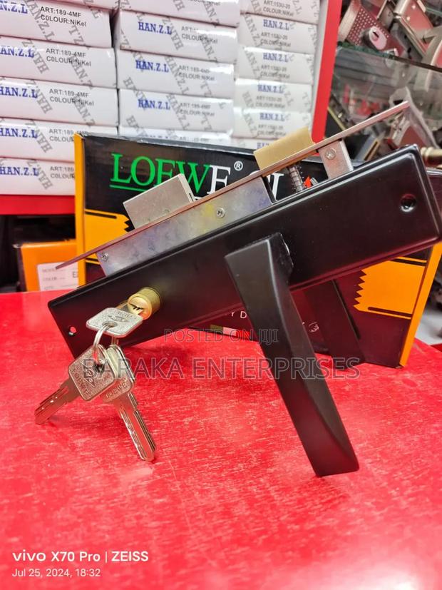 Loewe Black Strong Door Lock - main view