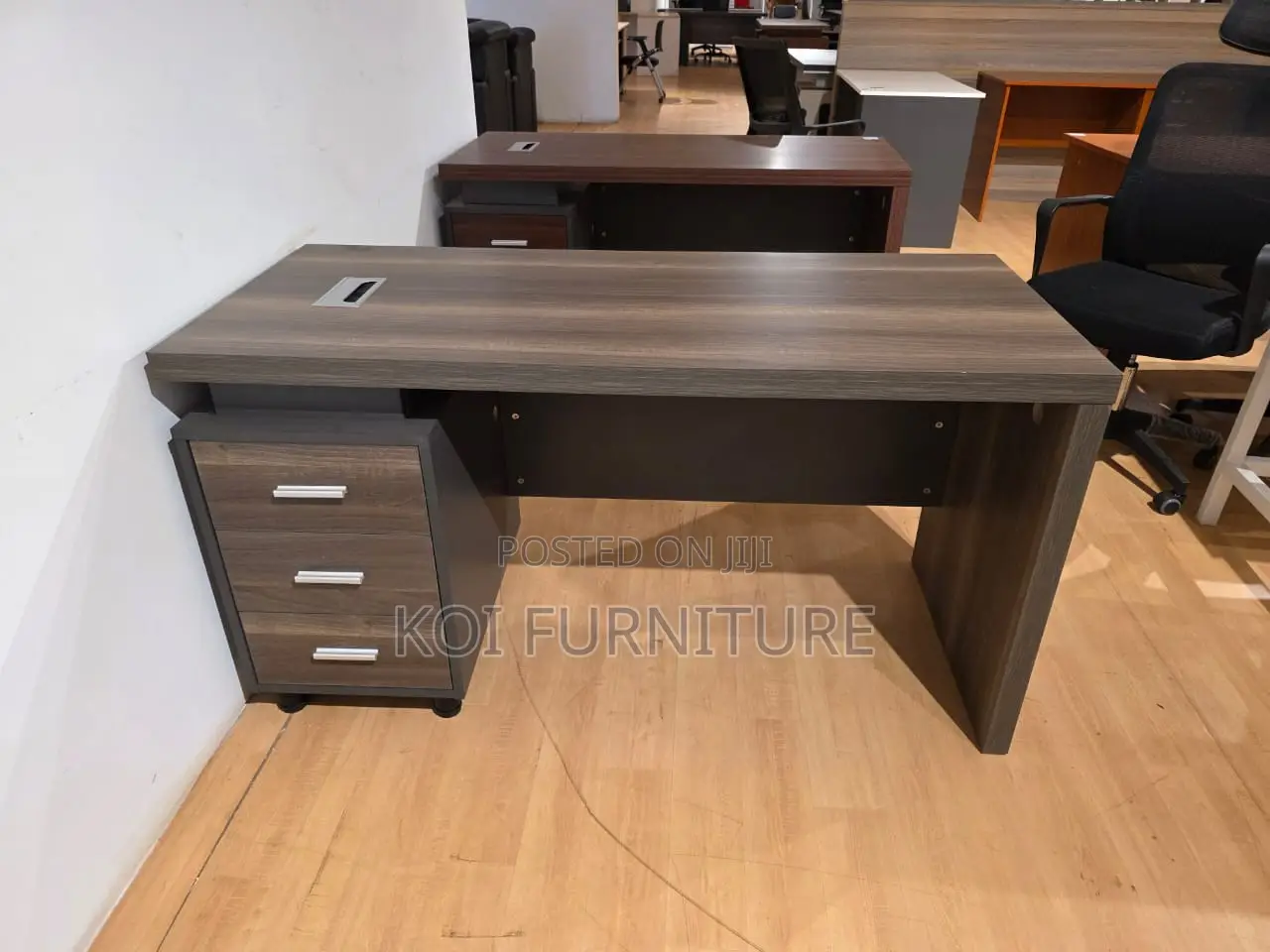 Office Desk : 1400mm Executive Wooden Office Desk With Drawers