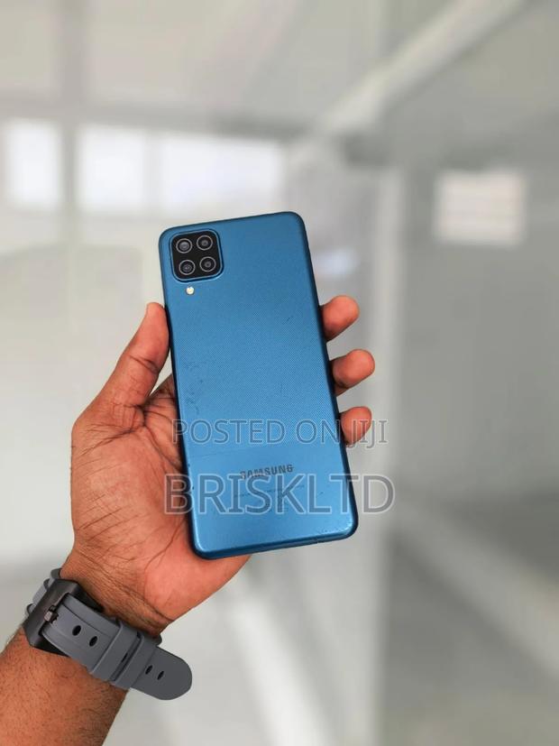 Samsung Galaxy A12 128 GB Blue - main view