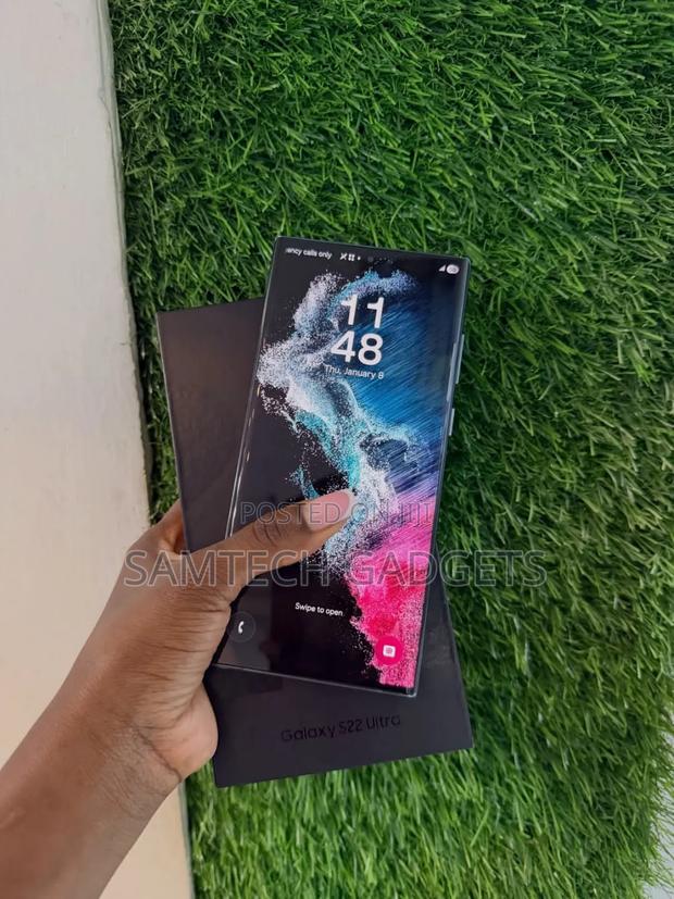 New Samsung Galaxy S22 Ultra 5G 256 GB Black