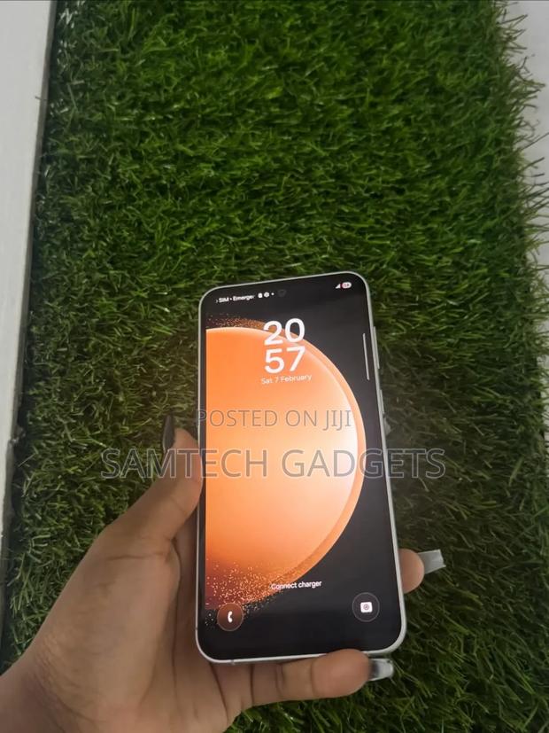 Samsung Galaxy S23 FE 128 GB White - thumbnail 3