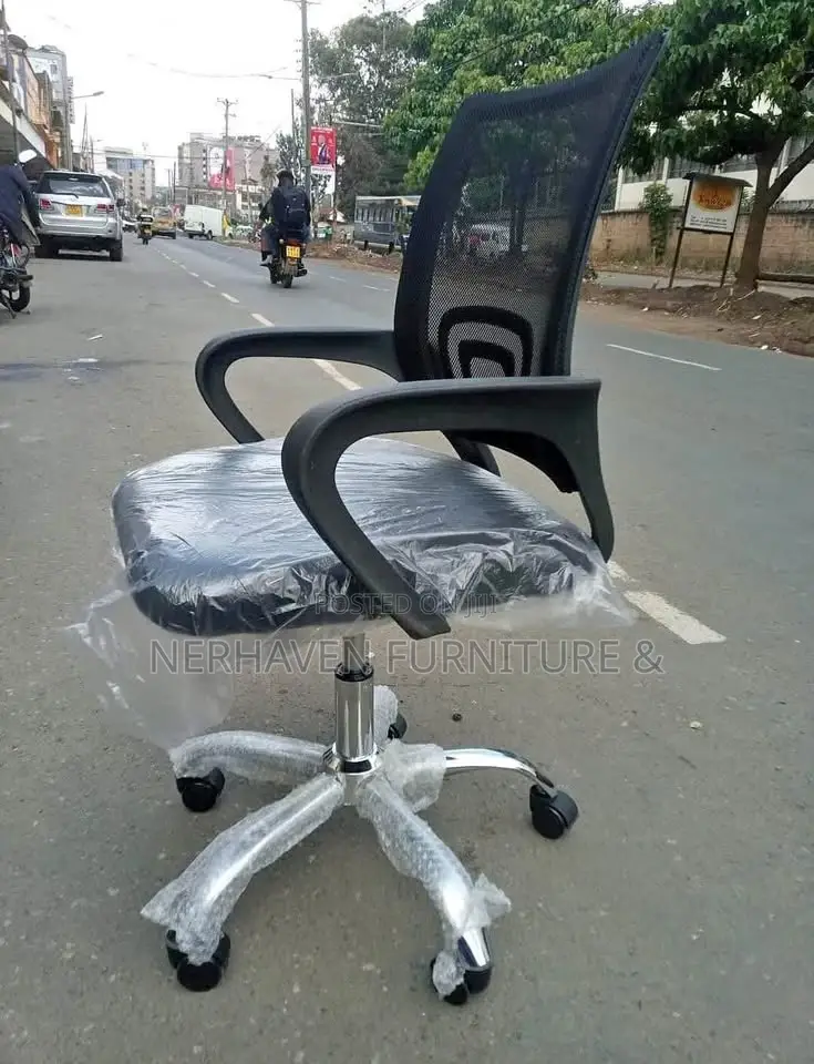 Executive Black Adjustable Height Secretarial Office Chair.