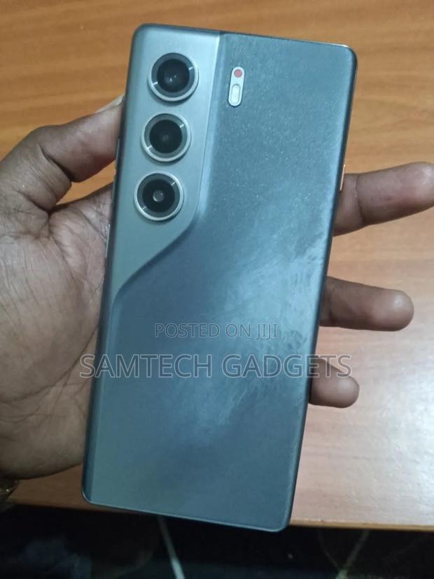 Tecno Camon 40 Pro 5G 256 GB Gray - thumbnail 2