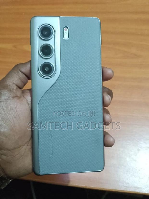 Tecno Camon 40 Pro 5G 256 GB Gray - thumbnail 3