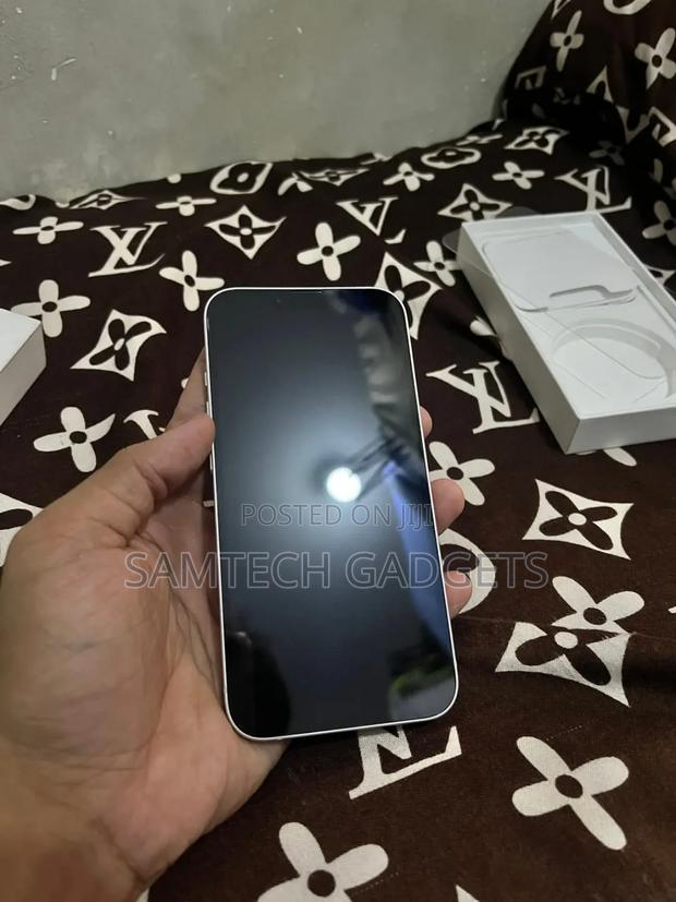 New Apple iPhone 13 256 GB White - thumbnail 3