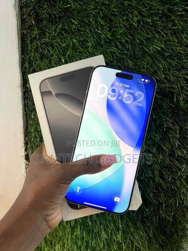 Apple iPhone 16 Pro Max 256 GB Gold - thumbnail 3