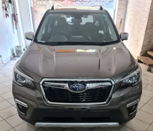 Subaru Forester Premium AWD 2020 Gold