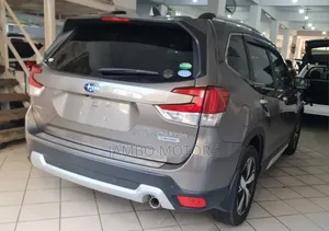 Subaru Forester Premium AWD 2020 Gold