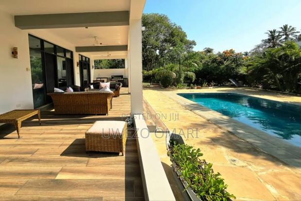 Beach House - thumbnail 4