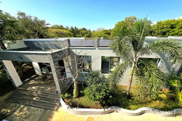 Beach House - thumbnail 6