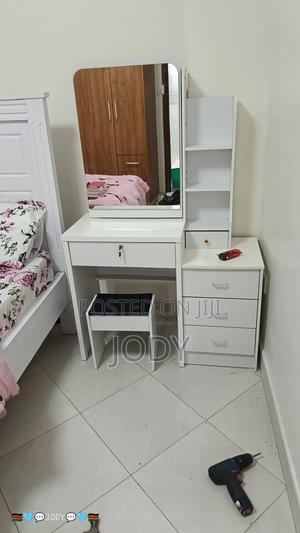 Modern Dressing Table – Elegant & Practical - main view