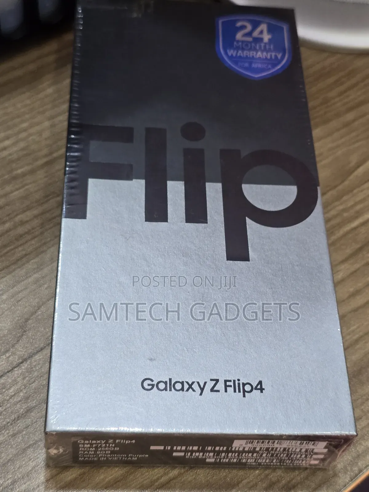 New Samsung Galaxy Z Flip4 256 GB Purple