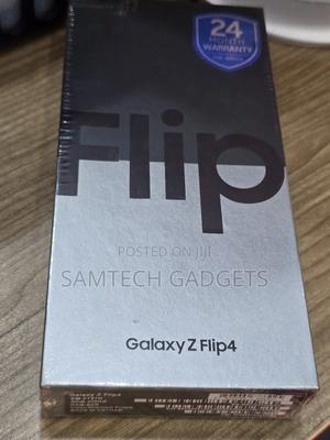 New Samsung Galaxy Z Flip4 256 GB Purple - thumbnail 2
