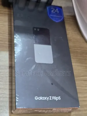 New Samsung Galaxy Z Flip5 256 GB Orange