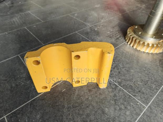 9d8285 Cap Caterpillar Grader Bracket Cap - thumbnail 6