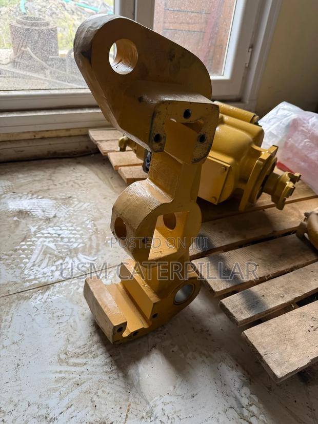 Caterpillar Grader Bracket - main view