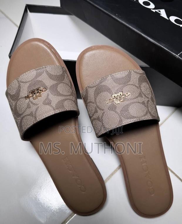 Quality Ladies Coach Sandals Sizes 37-42