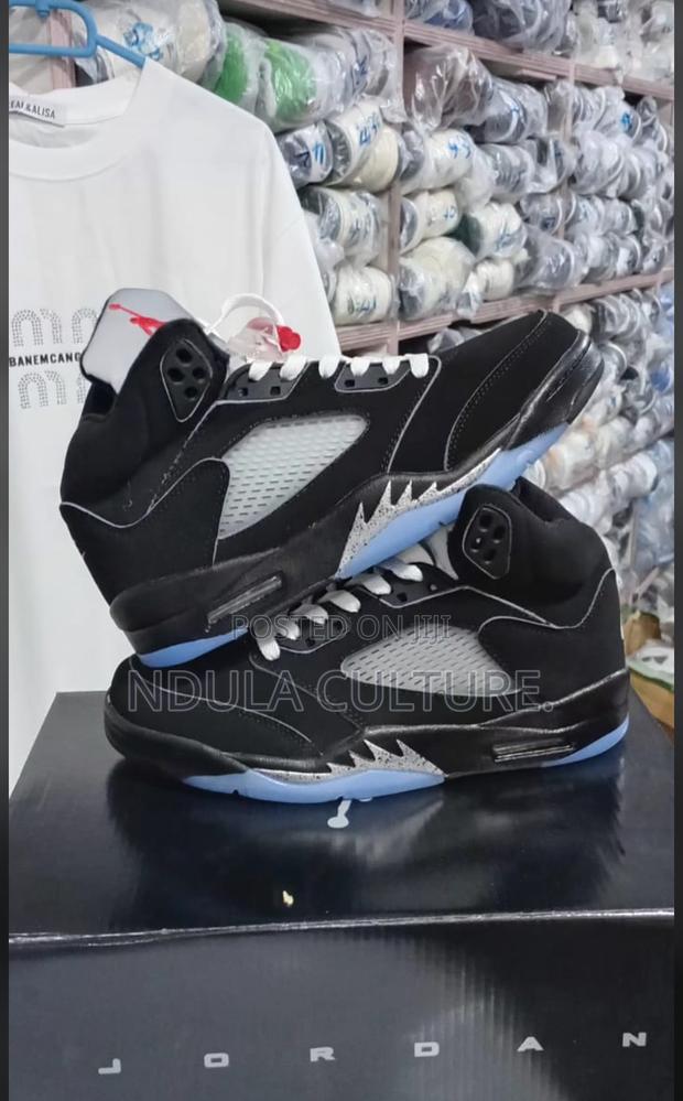 Nike Jordans 5 - thumbnail 6