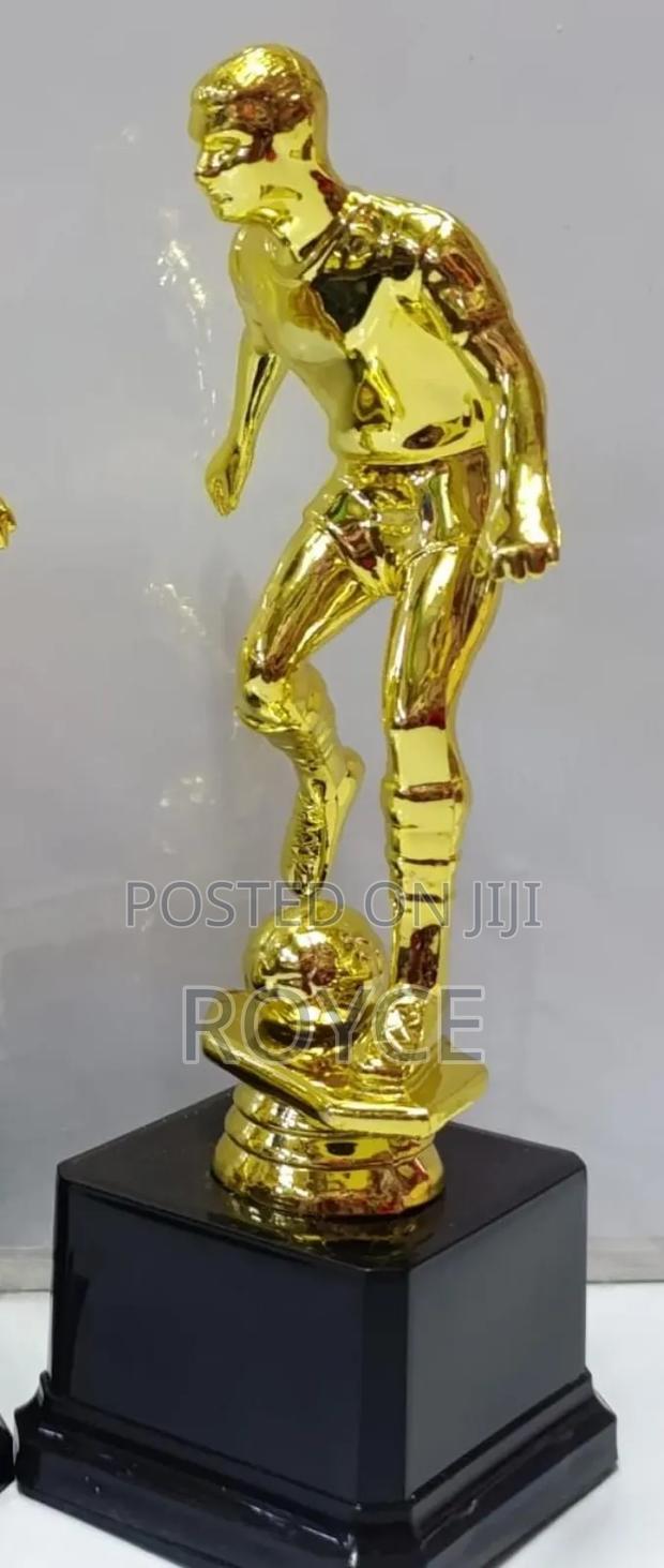 Soccer Figurine Trophy - thumbnail 4
