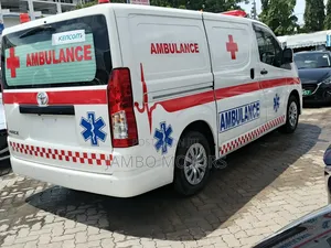 Toyota HiAce 2021 White