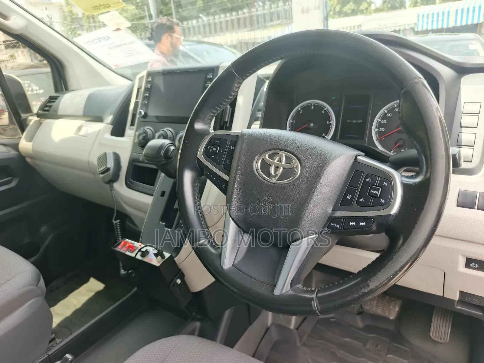Toyota HiAce 2021 White