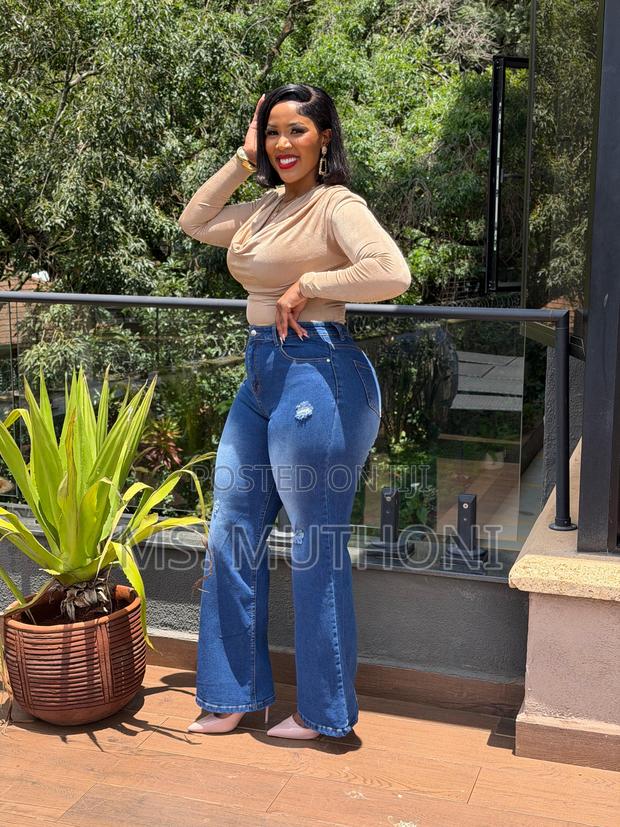 Lightly Distressed Wide Leg Jeans Size 28-36 - thumbnail 2