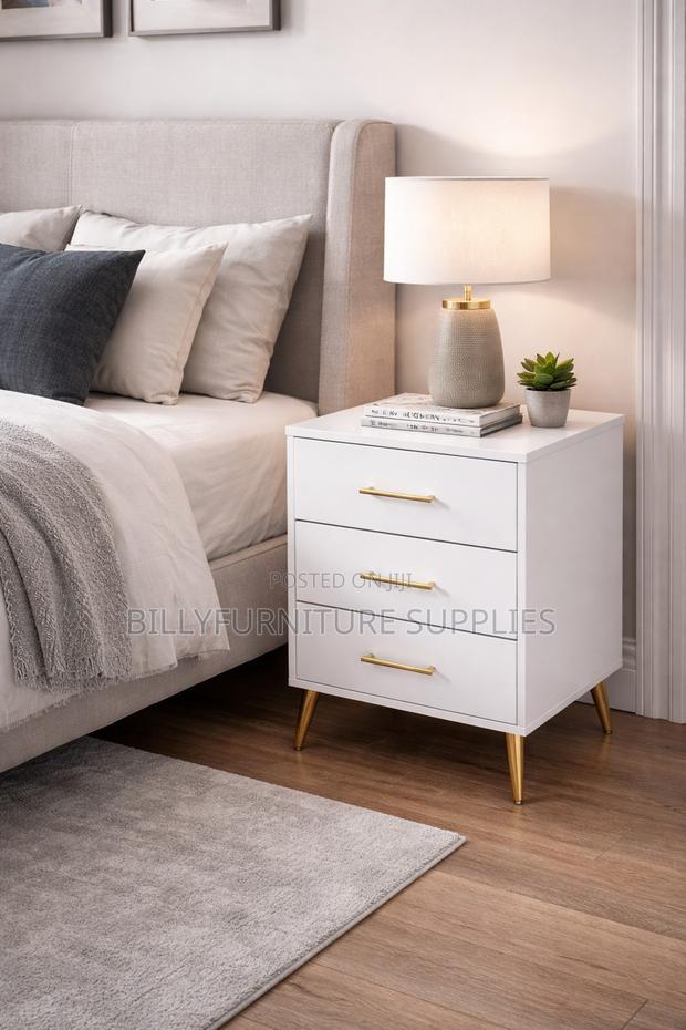 White Side Bed - main view