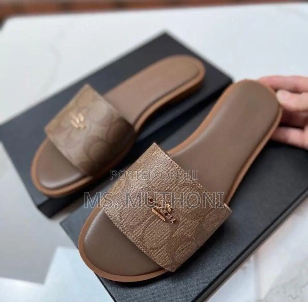Quality Ladies Coach Sandals Sizes 37-42