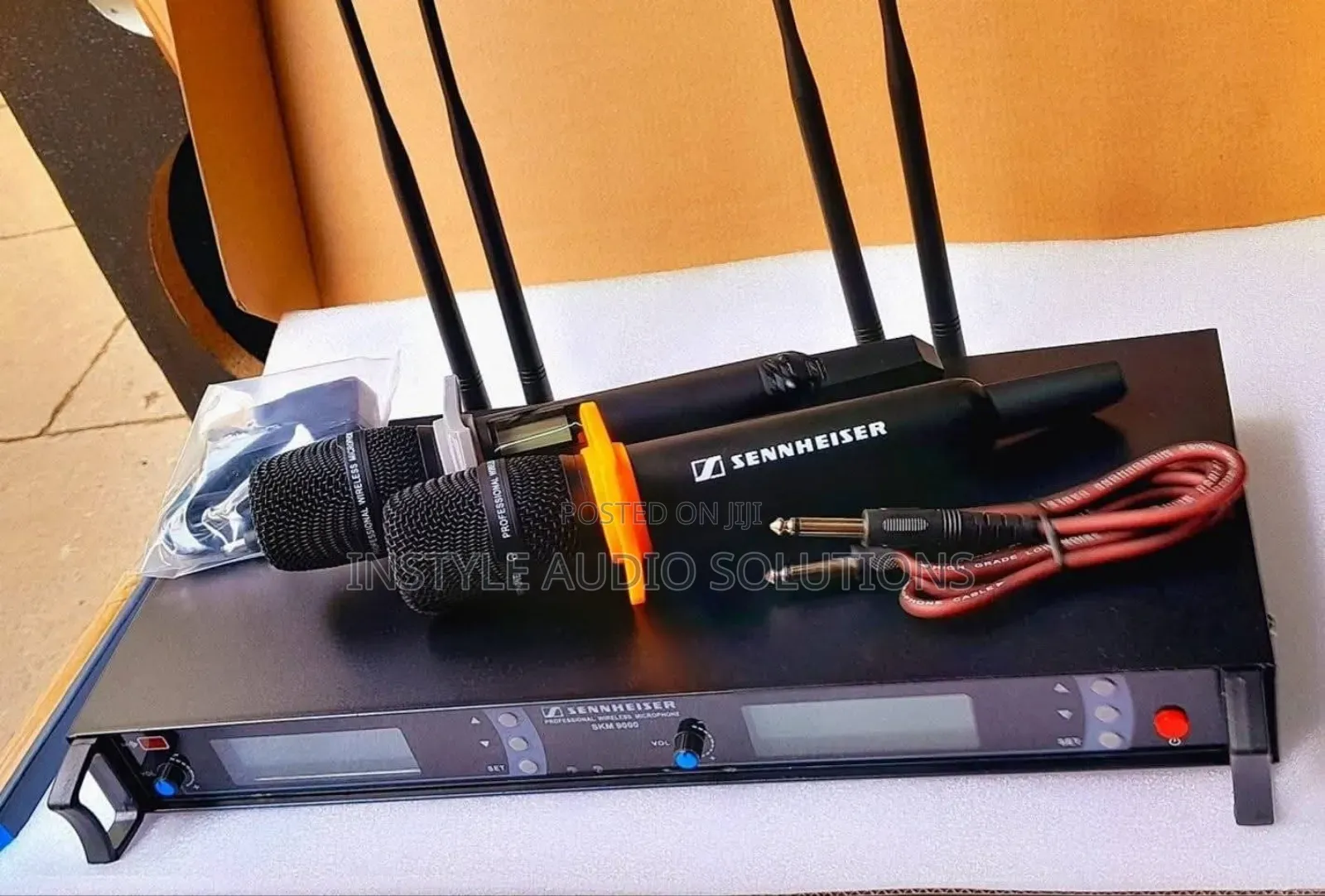 300 Meters Frequency Range Senneizer Vocal Set Wireless Microphone